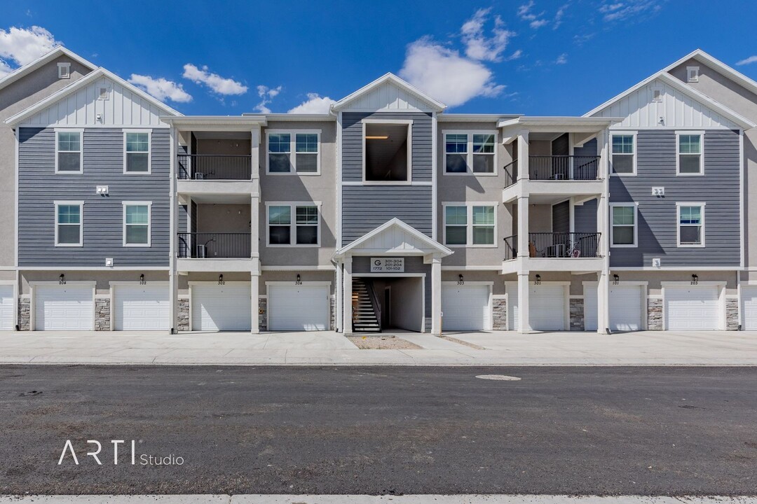 1772 W Terra Vista Ln in Saratoga Springs, UT - Foto de edificio