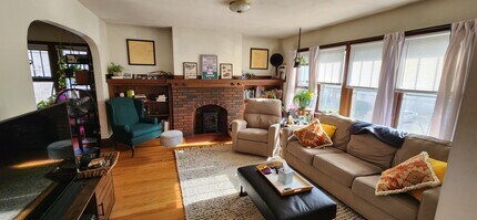 419 Chamberlain Ave, Unit 1 in Madison, WI - Foto de edificio - Building Photo