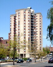 70 Harrison Ave in Springfield, MA - Foto de edificio - Building Photo