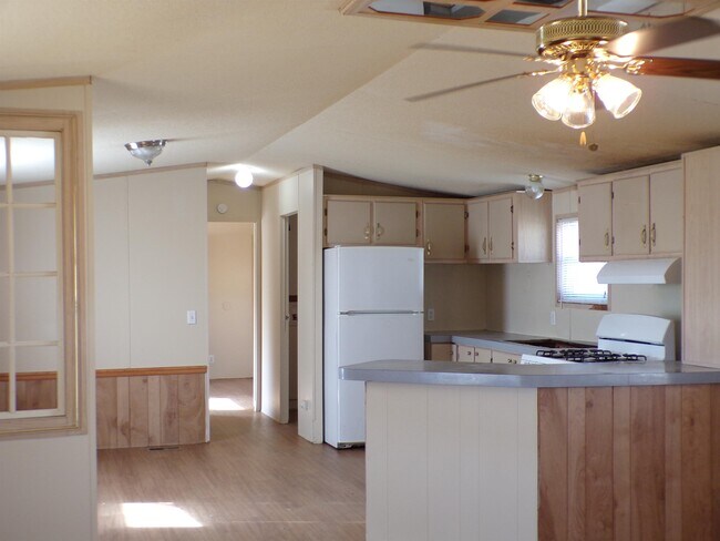 917 Austin St in Kingsland, TX - Building Photo - Building Photo