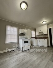 124 S Pine St in Lowell, NC - Building Photo - Building Photo