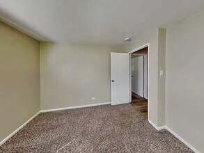 4450 177th Pl in Country Club Hills, IL - Foto de edificio - Building Photo