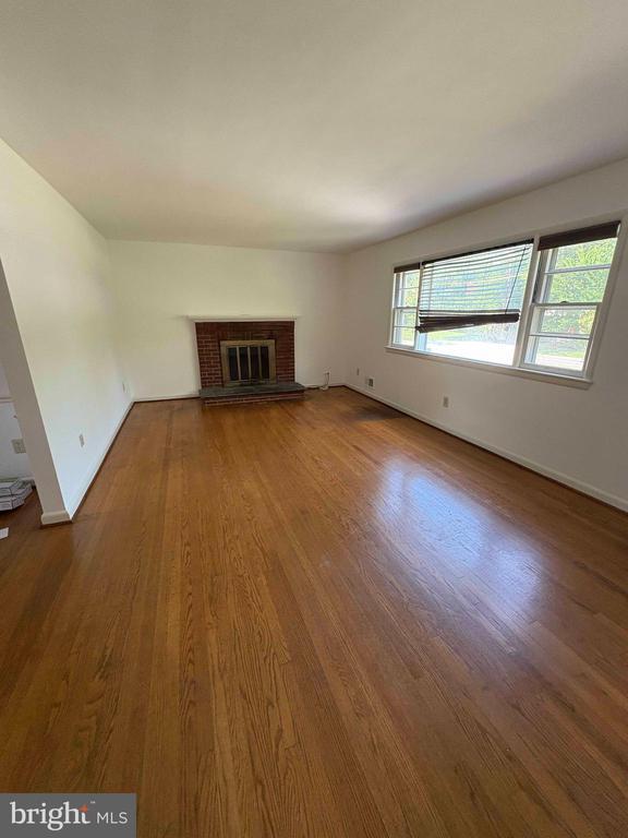 9702 Singleton Dr in Bethesda, MD - Building Photo - Building Photo