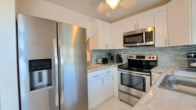 1445 SE 15th Ct in Deerfield Beach, FL - Building Photo - Building Photo