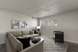 Crossings at Midtown in Tulsa, OK - Building Photo