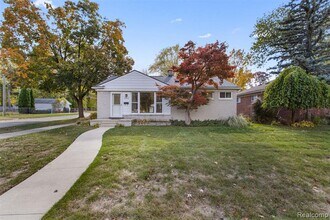 1203 Hickory Ave in Royal Oak, MI - Building Photo - Building Photo