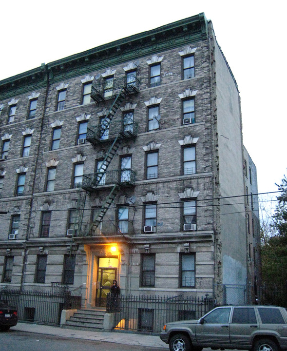 537 E 139th St in Bronx, NY - Building Photo