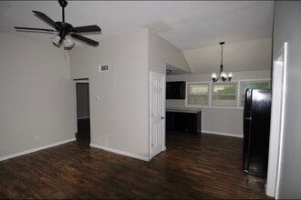 5501 Brokers Tip Ln in Louisville, KY - Building Photo - Building Photo