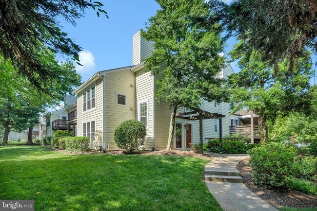 10070 Oakton Terrace Rd-Unit -BUILDING 8 in Oakton, VA - Building Photo - Building Photo