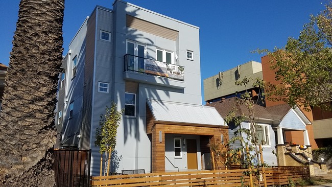 Winn Park Lofts in Sacramento, CA - Building Photo - Building Photo