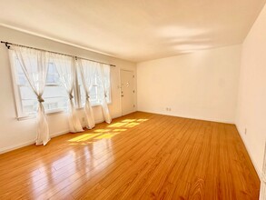 320 Rexford Dr-Unit -320 S. Rexford Dr Apt B in Beverly Hills, CA - Building Photo - Building Photo