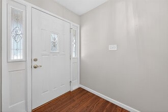 1203 Dorne Dr in Manchester, MO - Building Photo - Building Photo