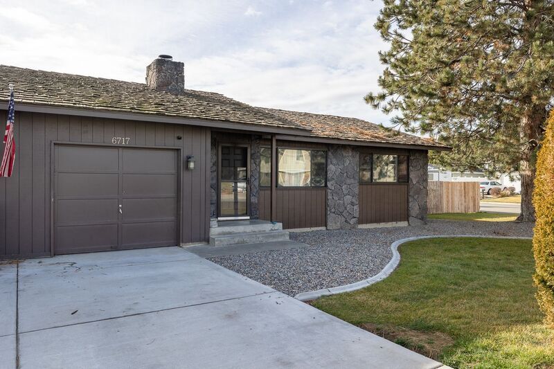 6717 W 1st Ave in Kennewick, WA - Foto de edificio