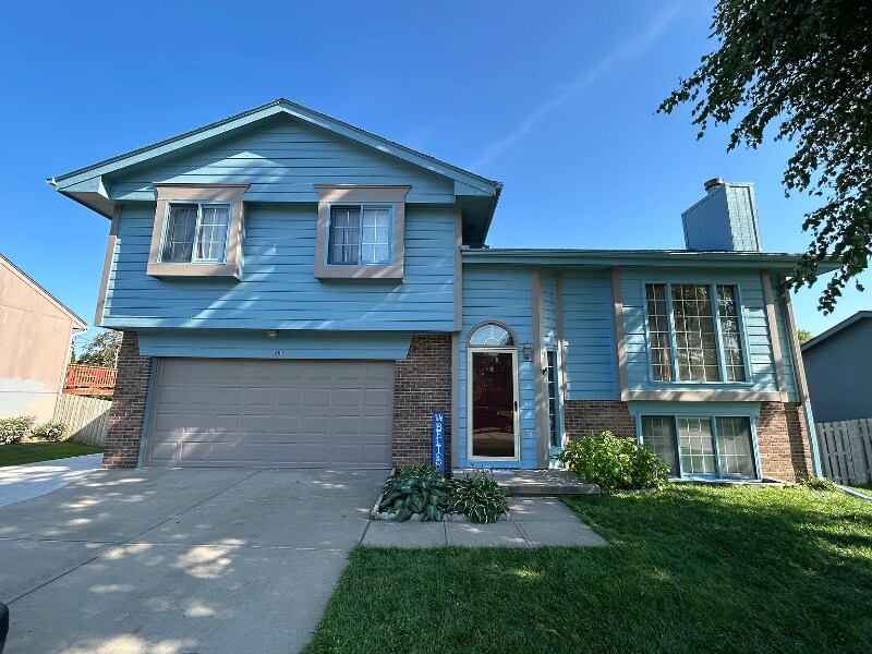 2409 Marilyn Dr in Papillion, NE - Building Photo