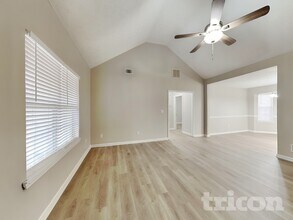 210 Baxter Ln in Locust Grove, GA - Foto de edificio - Building Photo