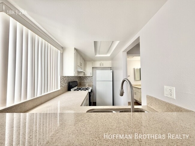 3759 S Canfield Ave in Los Angeles, CA - Foto de edificio - Building Photo