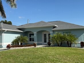 5239 Sands Blvd in Cape Coral, FL - Building Photo - Building Photo