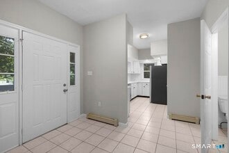 815 S Pine Creek Rd in Fairfield, CT - Building Photo - Building Photo