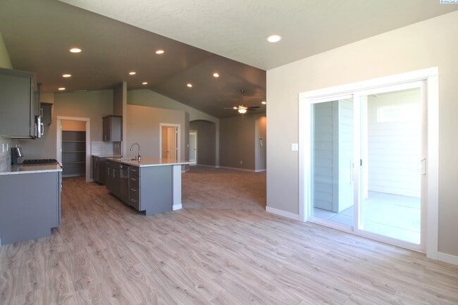 4718 Philippi in Pasco, WA - Building Photo - Building Photo