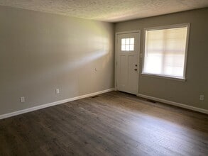 101 Bayberry Dr, Unit L in Jackson, TN - Foto de edificio - Building Photo