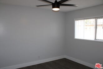 1026 S Flower St in Inglewood, CA - Building Photo - Building Photo