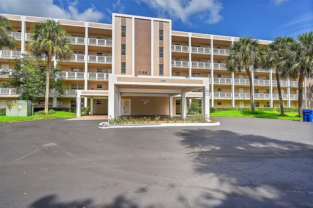 1100 NW 87th Ave in Coral Springs, FL - Building Photo
