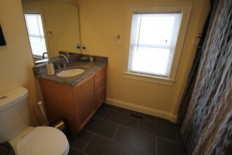 50 Carleton St, Unit 1x in Newton, MA - Building Photo - Building Photo