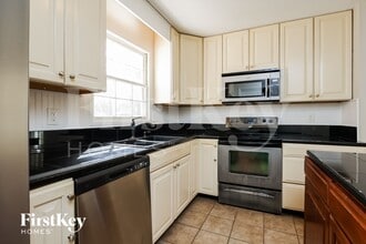 303 Longstreet St in Summerville, SC - Foto de edificio - Building Photo