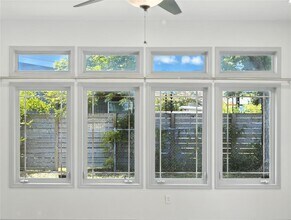 1604 Springdale Rd in Austin, TX - Building Photo - Building Photo