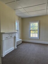 26 Oakland Ave in Warwick, NY - Building Photo - Building Photo