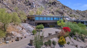 5800 E Glen Dr in Paradise Valley, AZ - Building Photo