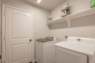 124 Worley Way in Huntsville, TX - Building Photo - Building Photo