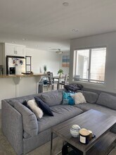 334 18th Pl, Unit Back in Manhattan Beach, CA - Building Photo - Building Photo