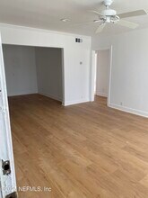 605 2nd St N in Jacksonville Beach, FL - Building Photo - Building Photo