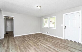 3711 Daisy Dr in Decatur, GA - Building Photo - Building Photo