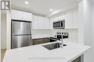 100 Liberty St N in Clarington, ON - Building Photo