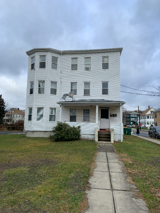 32 Heaton Ave in Norwood, MA - Building Photo