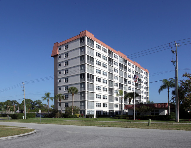 Venice Costa Brava East in Venice, FL - Foto de edificio - Building Photo