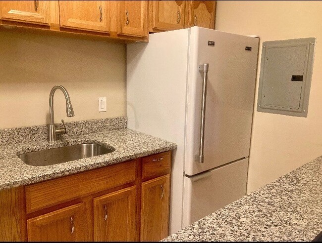 10 Longwood Dr in Andover, MA - Building Photo - Building Photo