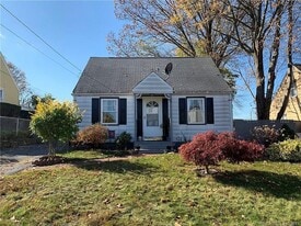 54 Summit Ave in East Haven, CT - Building Photo