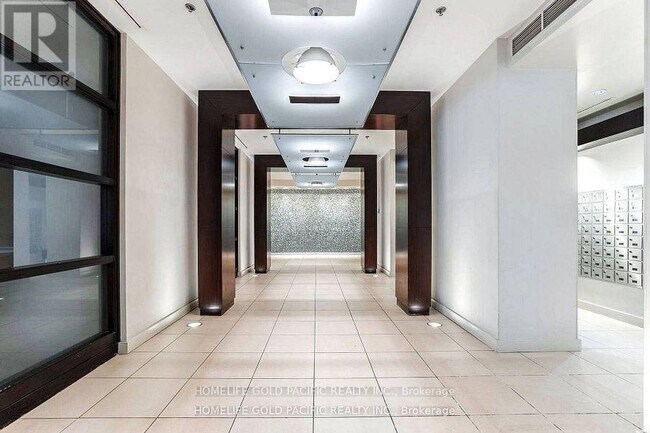 36 Lee Centre Dr in Toronto, ON - Building Photo - Building Photo