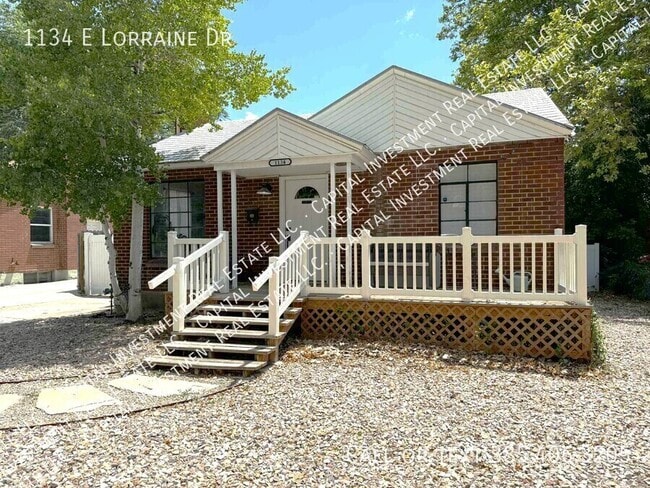 property at 1134 E Lorraine Dr