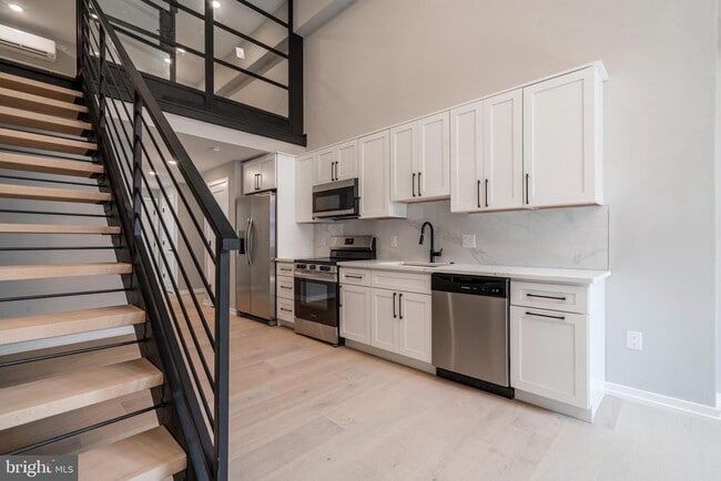 719 Dickinson St in Philadelphia, PA - Building Photo - Building Photo