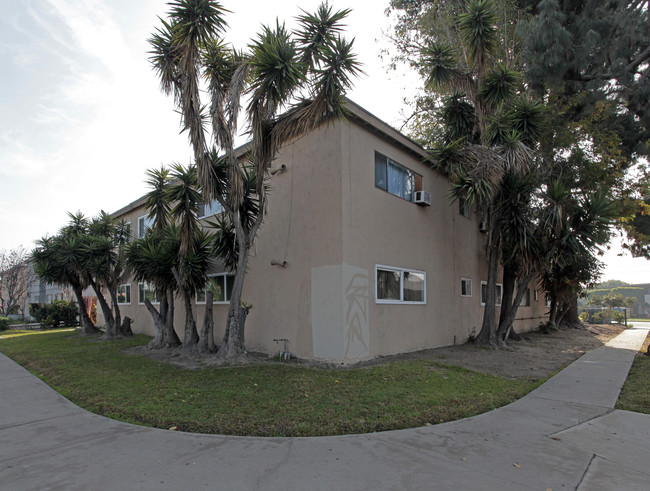 10392 Lampson Ave in Garden Grove, CA - Building Photo - Building Photo