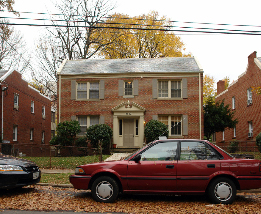 4527 Avondale St in Bethesda, MD - Building Photo