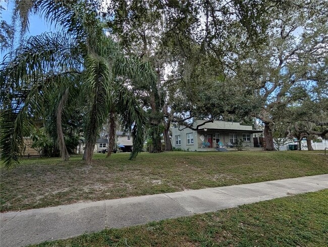 735 4th St S in Safety Harbor, FL - Building Photo - Building Photo