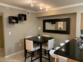 6559 Emerald Dunes Dr in Royal Palm Beach, FL - Building Photo - Building Photo