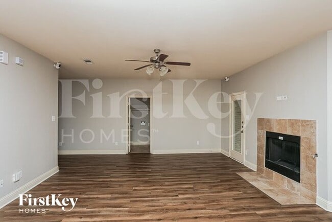 1283 Alhambra Dr in Lancaster, TX - Building Photo - Building Photo