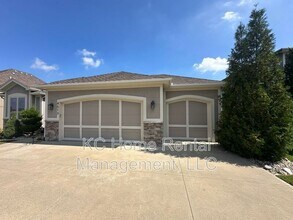 4513 Sienna Ridge in Riverside, MO - Building Photo - Building Photo