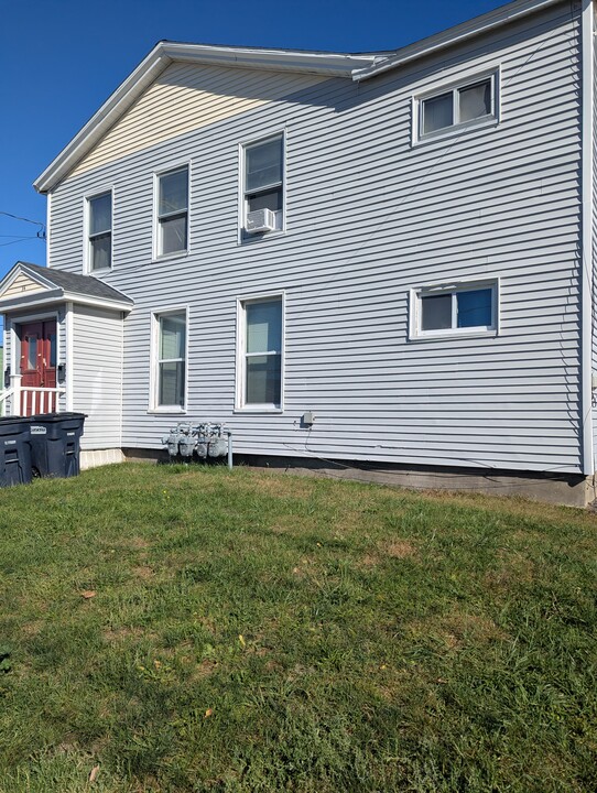 16 Eagle St, Unit D in Fredonia, NY - Building Photo